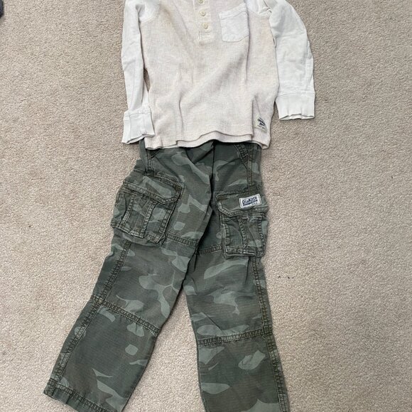 Boys Bundle Size 5T  Back To School Osh Kosh, Carter's , Puma, Old Navy - Picture 4 of 5